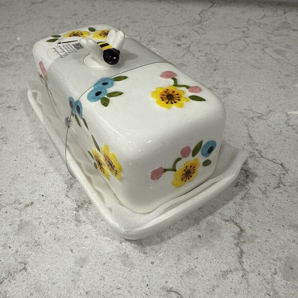 Lang by Design Butter Dish with Raised Flowers& 3D Bumblebee Handle Hand Painted - Picture 5 of 8